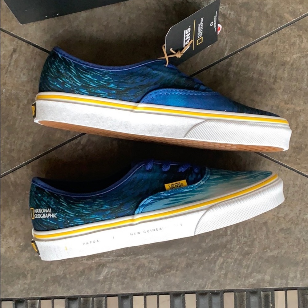 VANS AUTHENTIC NATIONAL GEOGRAPHIC OCEANTRBL WMNS - Picture 4 of 16